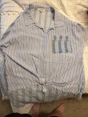Umgee Light Blue & White Striped Men’s Casual Button-Down